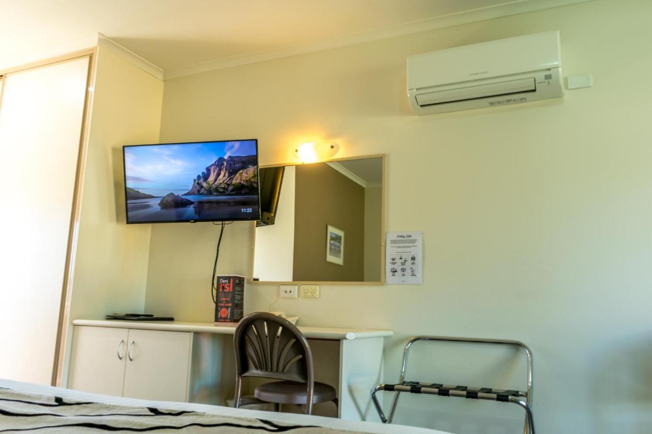 Deniliquin Country Club Motor Inn Экстерьер фото
