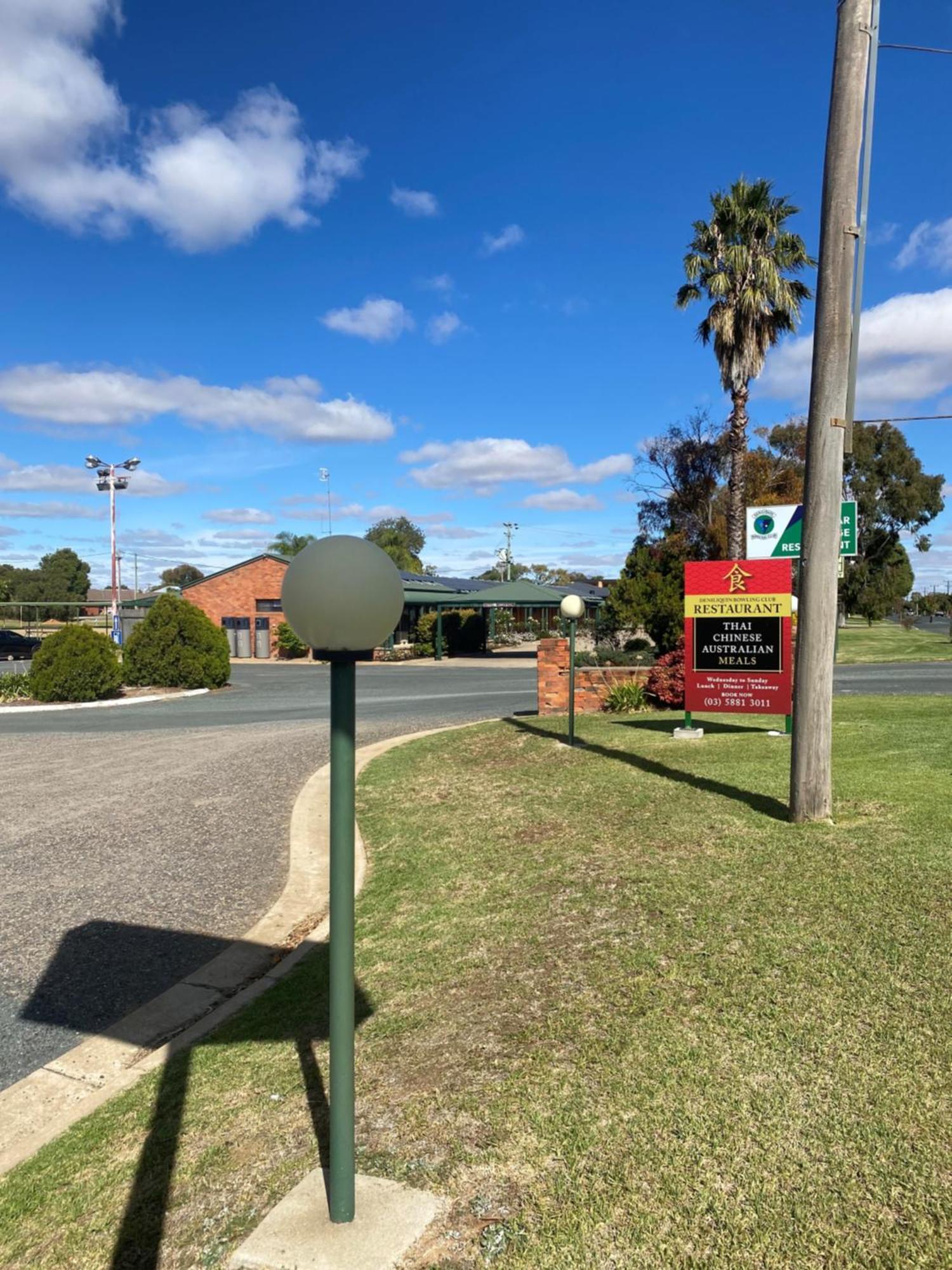 Deniliquin Country Club Motor Inn Экстерьер фото