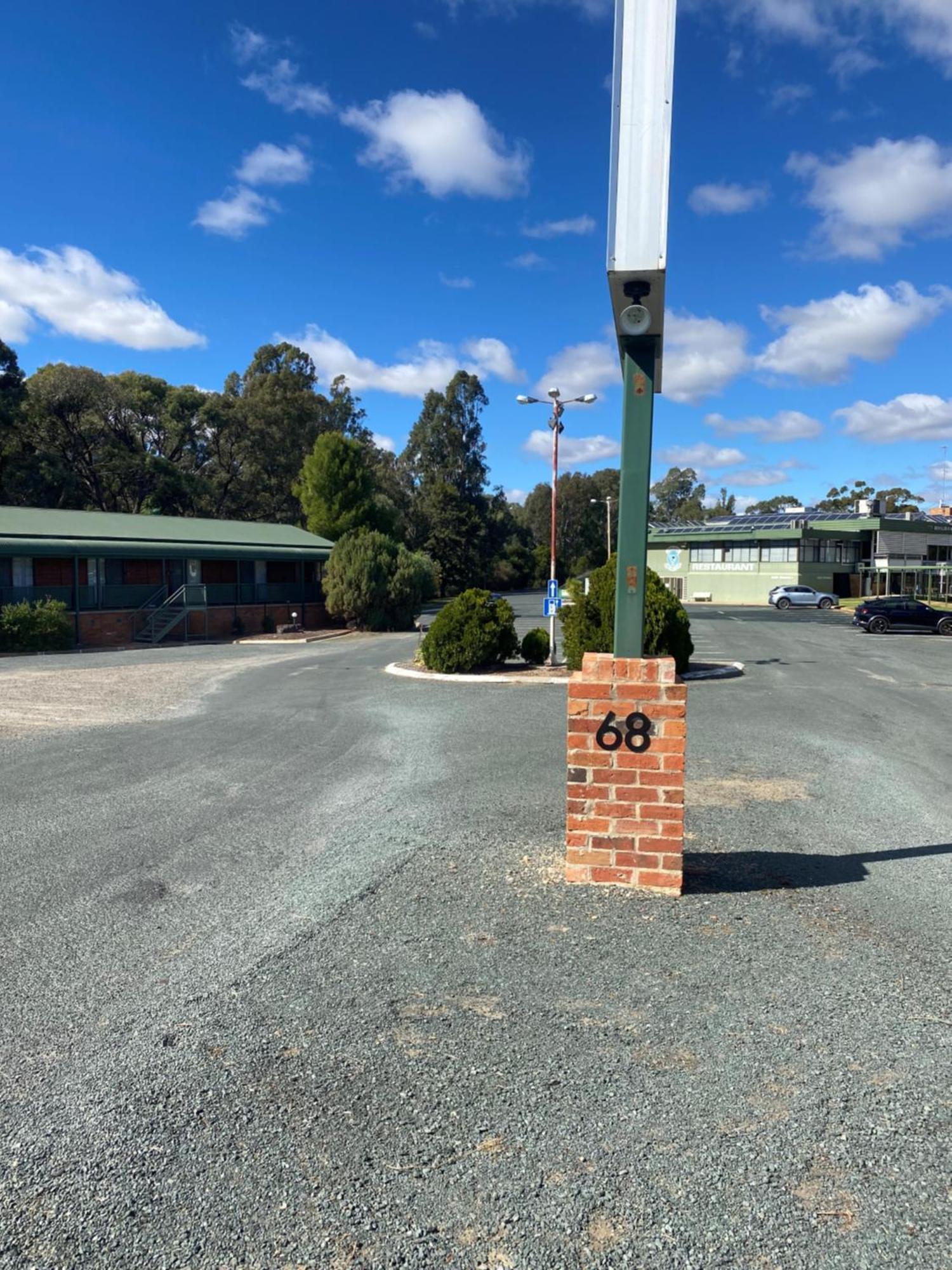 Deniliquin Country Club Motor Inn Экстерьер фото